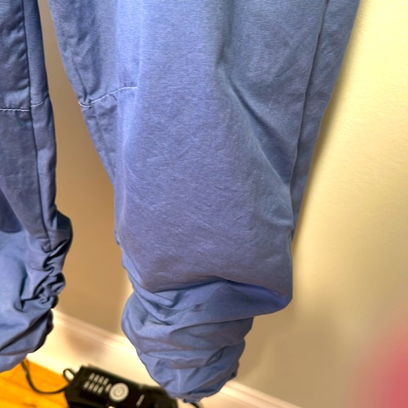 Comfy meets Chic | Free People Joggers in the perfect blue - Picture 5 of 10